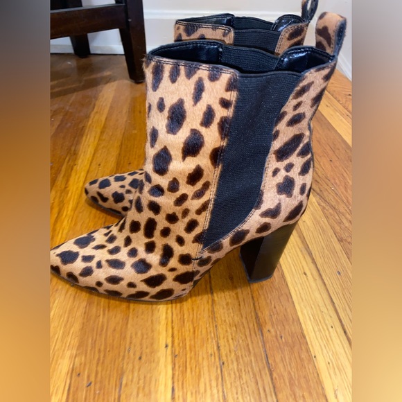 Vince Camuto Leopard booties. Excellent condition - Picture 3 of 6